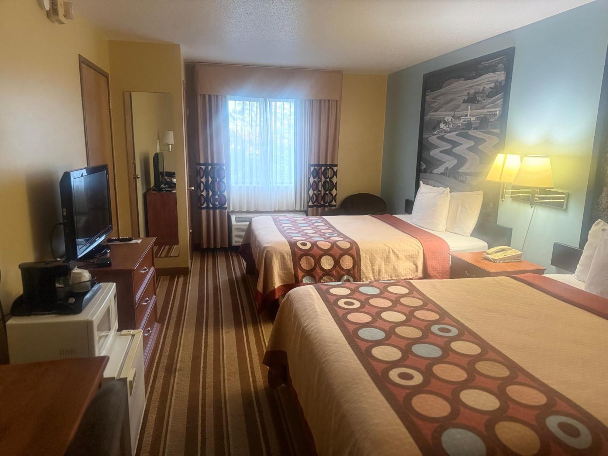 Super 8 By Wyndham Sparta מראה חיצוני תמונה